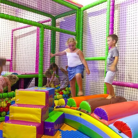 Narcia - Ultra 5* Side